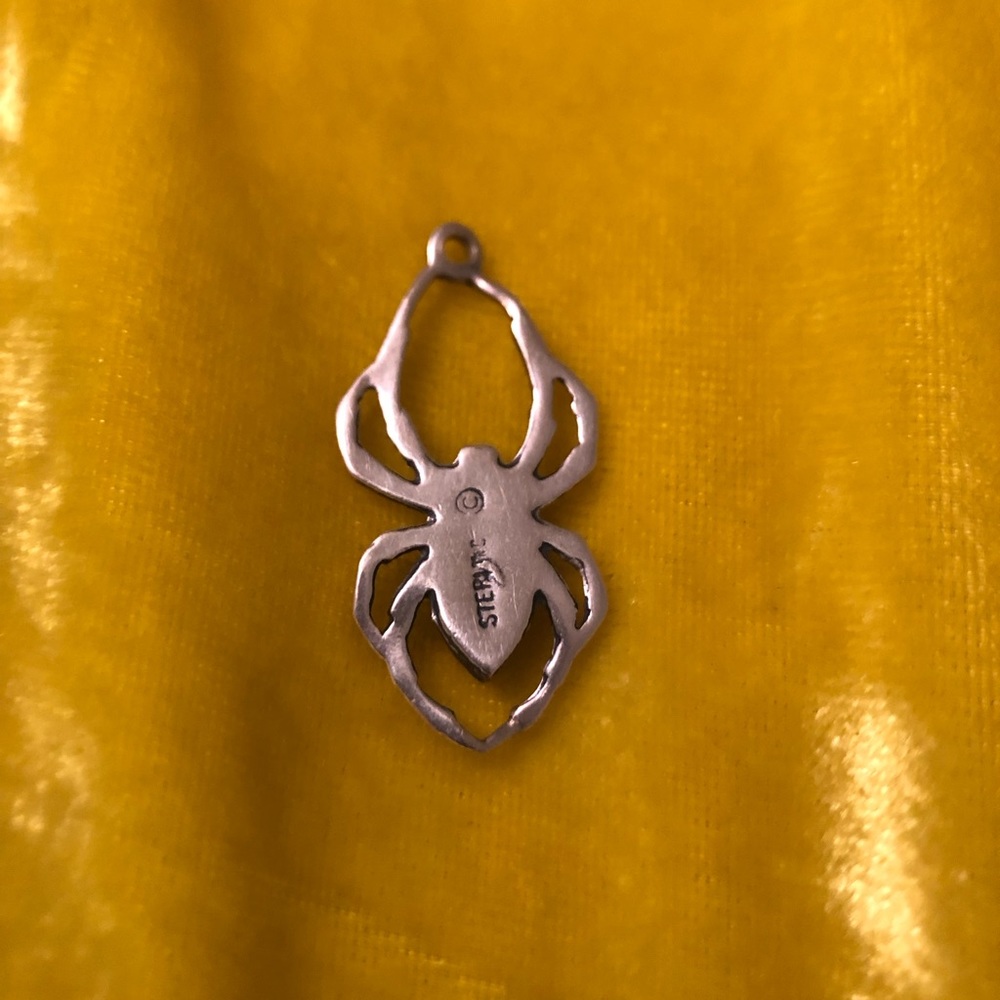 Sterling silver spider pendant - Picture 3 of 3